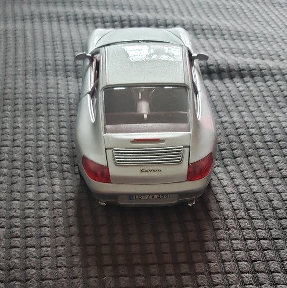 Bburago Porsche Carrera - Picture 5 of 7